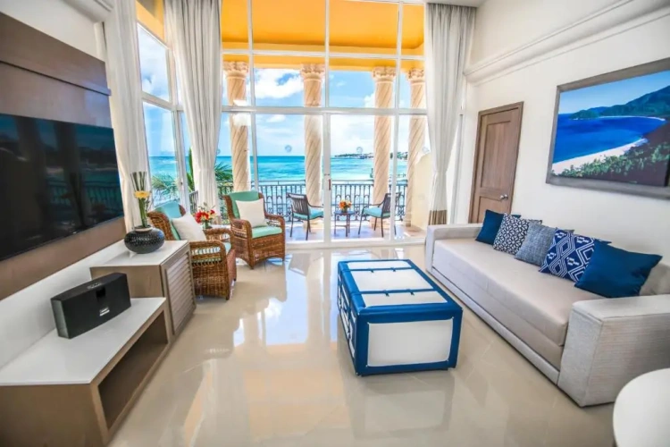 1 Bedroom Premium Double Master Suite oceanfront