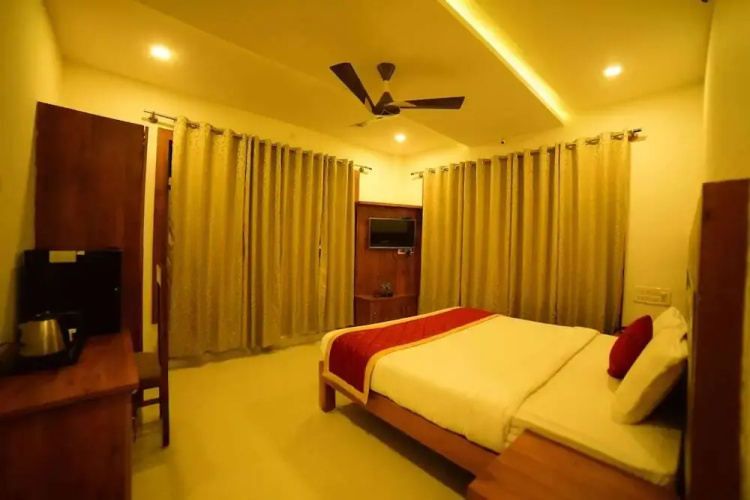 Castle Continental Premium Hotel