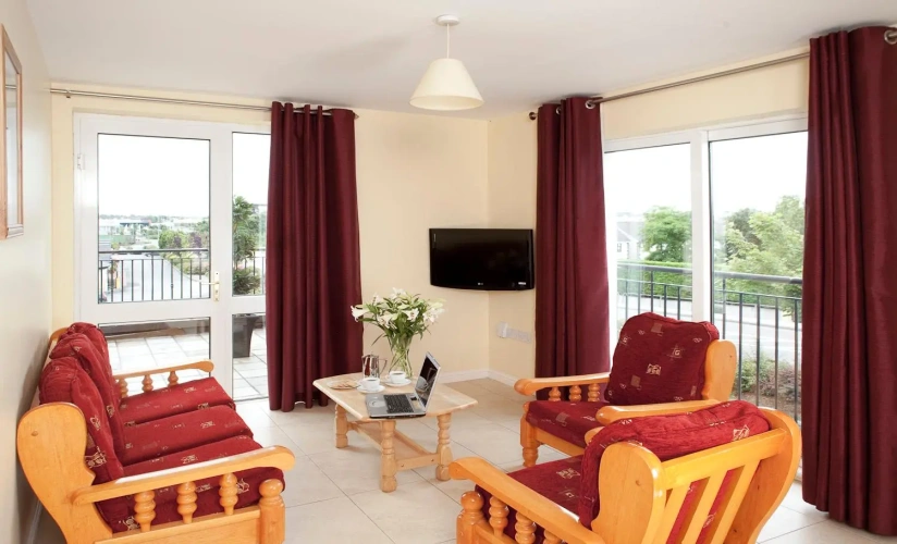 2 Bedrooms Apartment