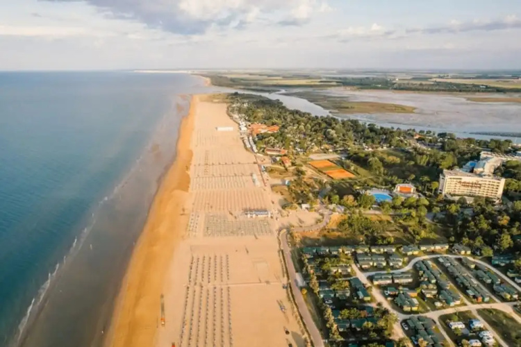 Flat 250mt From the Beach