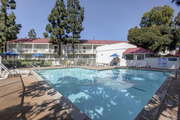 Motel 6 Irvine Orange County Airport photo 12