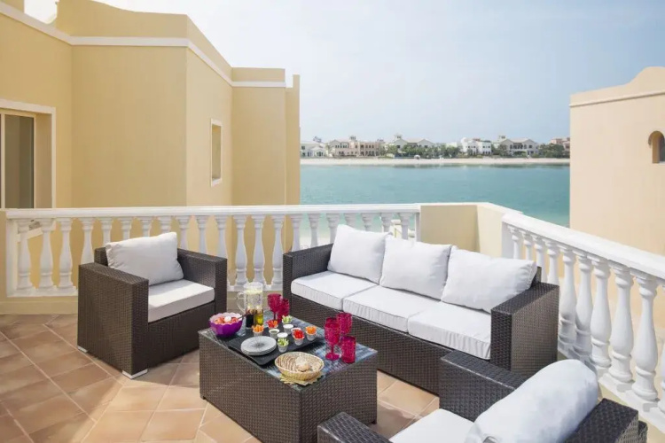The Palm Jumeirah Villas - Frond E