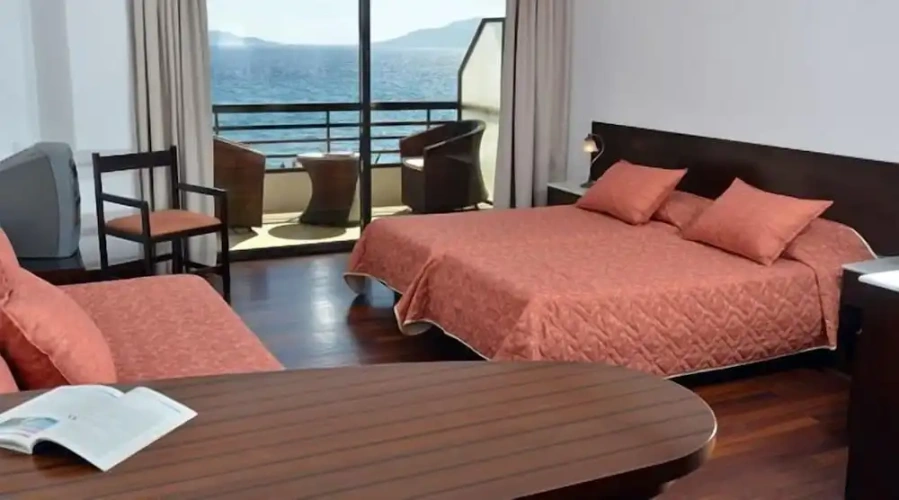 Standard Triple room with balcony