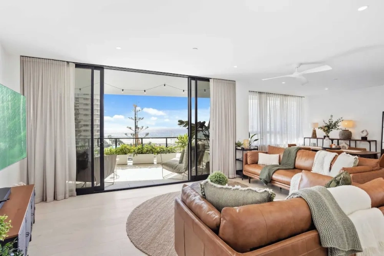 3 Bedrooms Luxury Apartment with ocean view