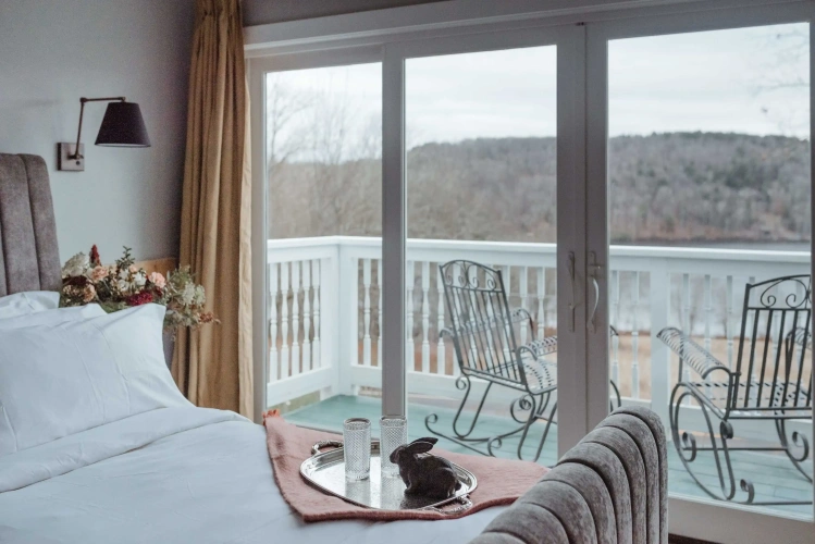Standard Double room with balcony and with lake view