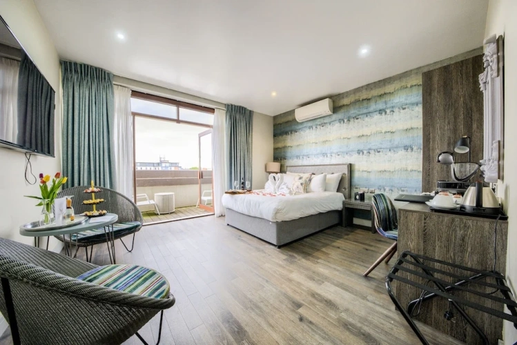 Deluxe Double room with balcony and with city view