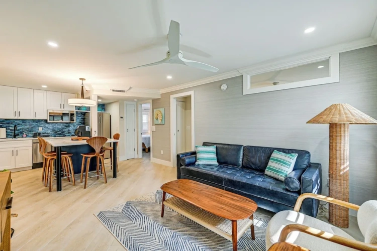 2 Bedrooms Apartment