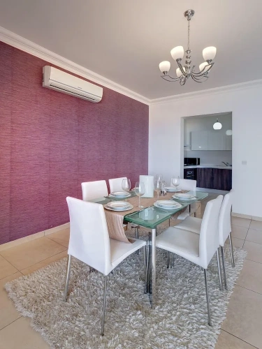3 Bedrooms Apartment with balcony