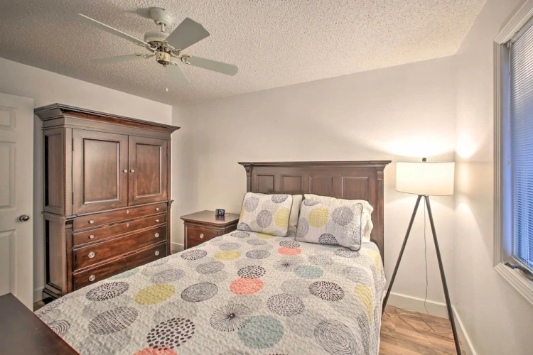4 Bedrooms Cottage