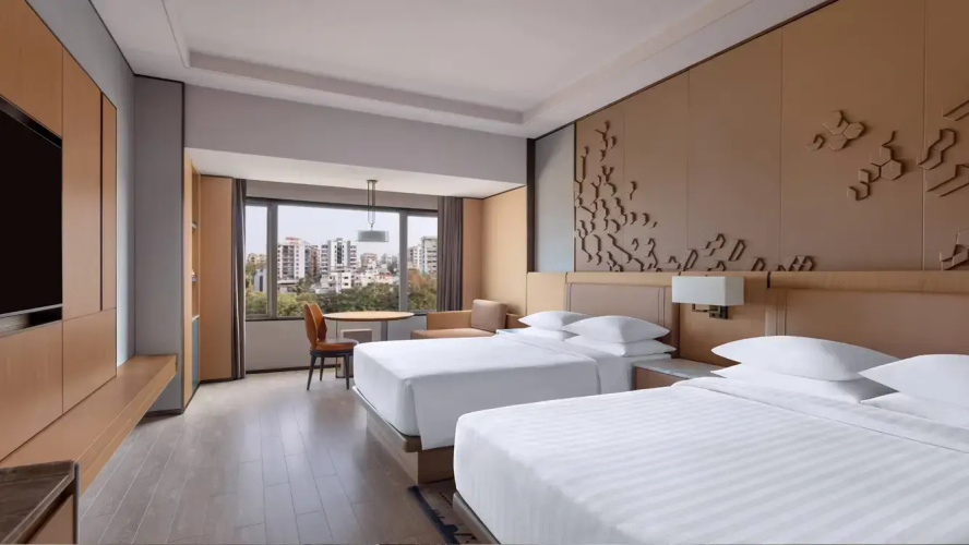 Premium Twin room with city view