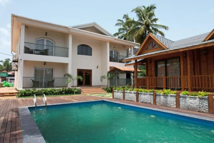 Foxoso Aaristo Baga Beach Resort