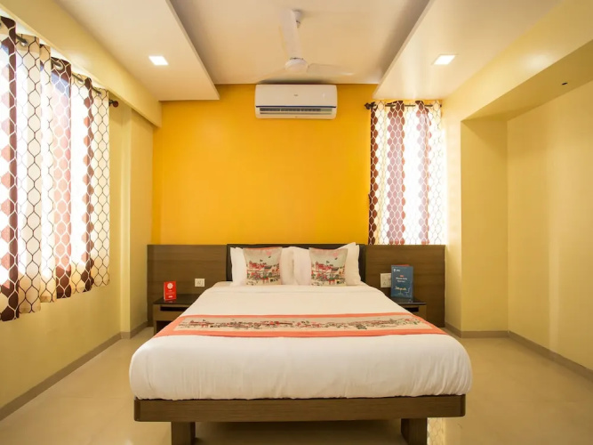 OYO 10679 Hotel Nanashree Executive