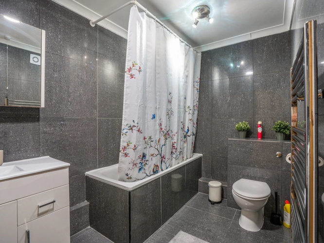 1 Bedroom Comfortable Flat in Kensington