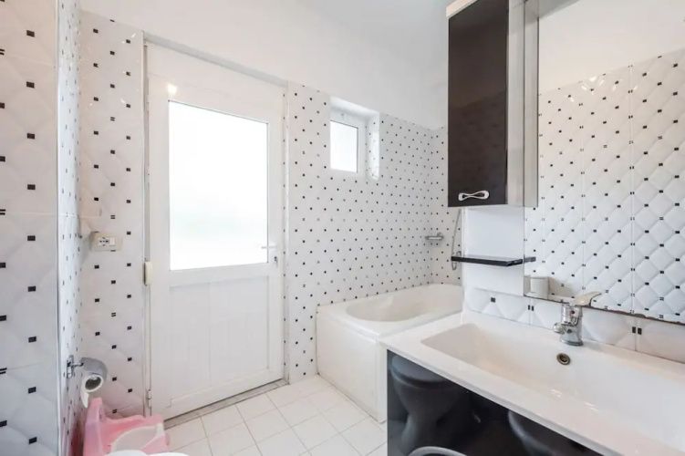 Hometown Apartment in Gjirokaster