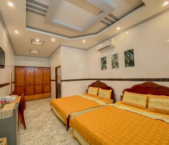 Deluxe Quadruple Family room