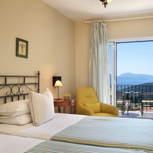 Superior Double room with balcony and with sea view