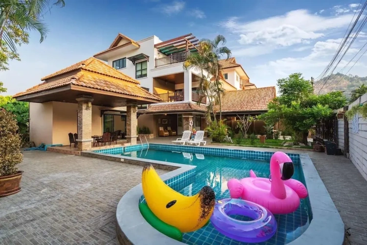 3 Bedrooms Villa