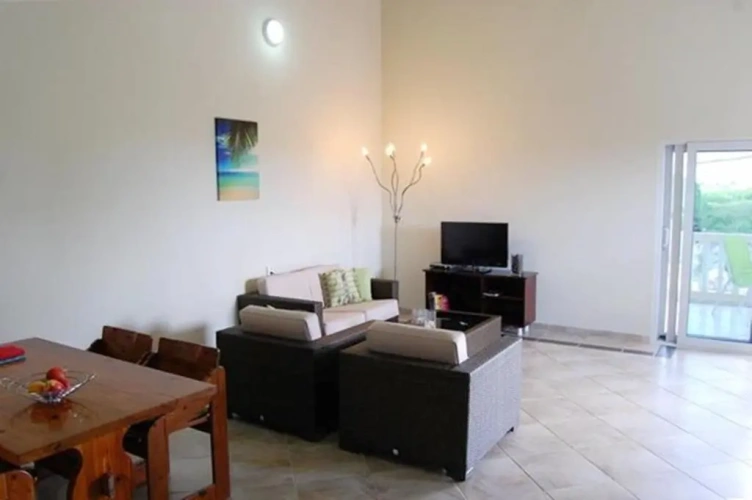 2 Bedrooms Apartment