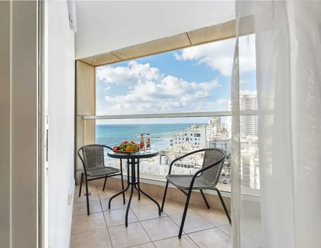 Club Apartment with balcony