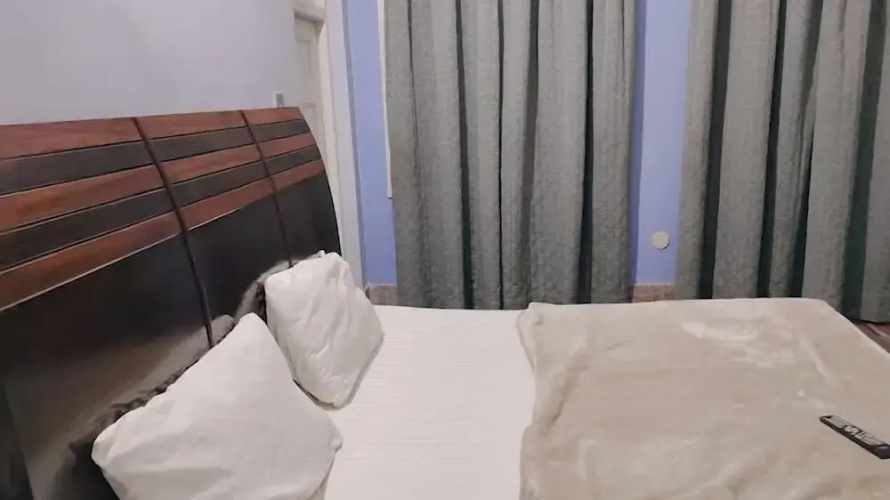 Shees Hotel