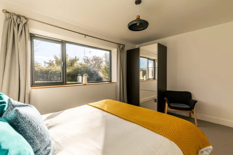 Modern 5 Bedroom Home With Garden Panoramic Views