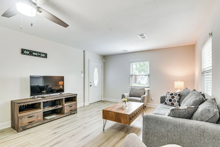 2 Bedrooms Cottage