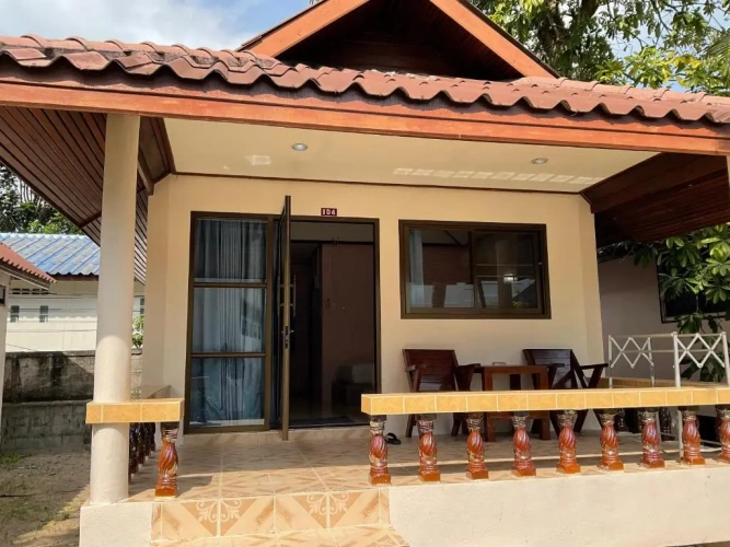 Villa with balcony and beachfront