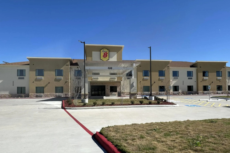 Super 8 By Wyndham Baytown - Baytown, TX