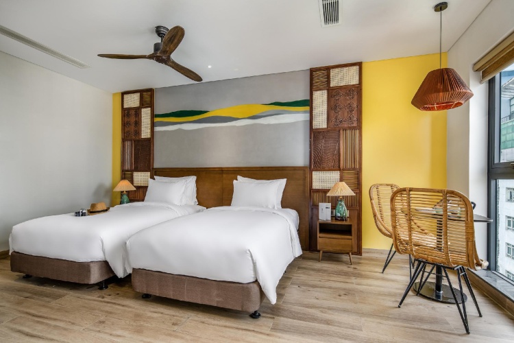 Deluxe Twin room with city view