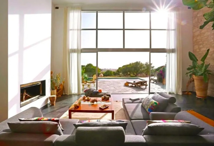 Splendid Villa With sea View