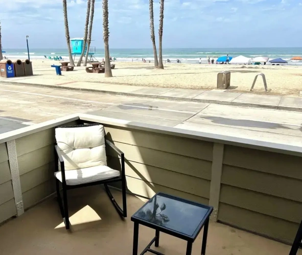 Standard room with balcony and with ocean view