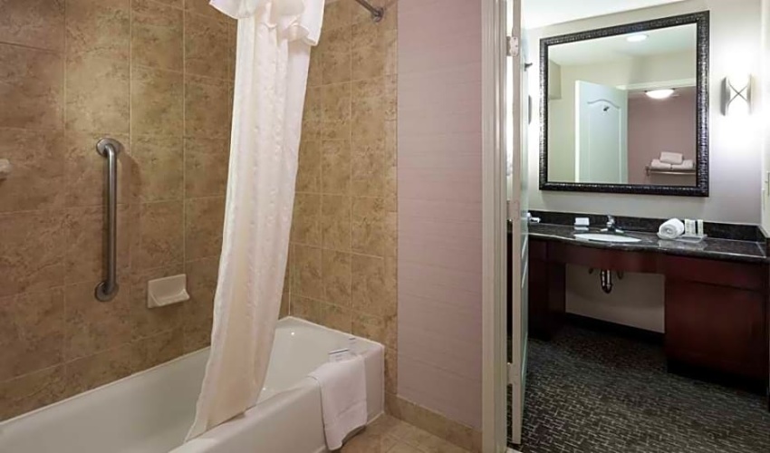 2 Bedrooms Sextuple Suite