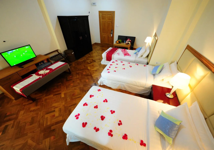 Royal Inlay Hotel