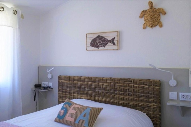 Standard Triple room with sea view