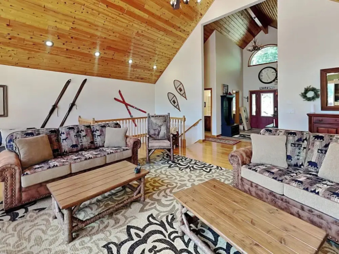 Black Pines Lodge