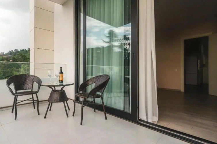 2 Bedrooms Apartment
