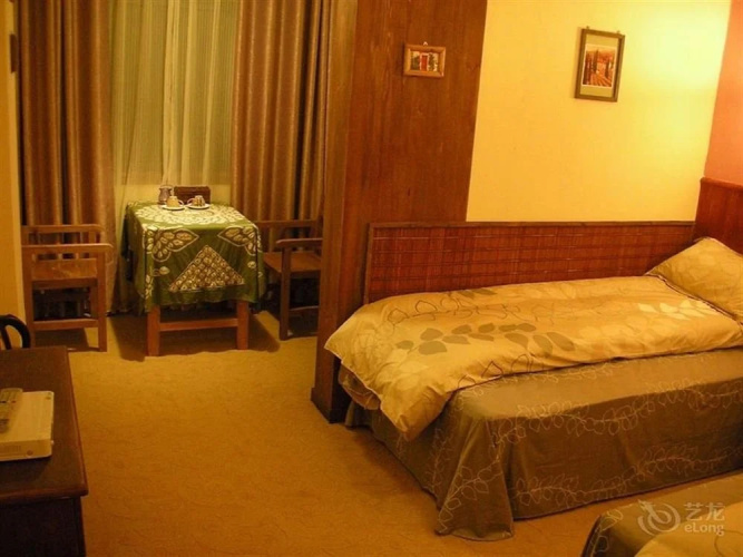 Jiabainong Hostel