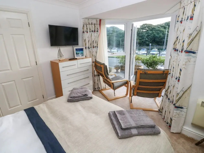 Yacht Haven View