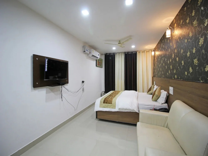 OYO 7524 Hotel Grand Celebration