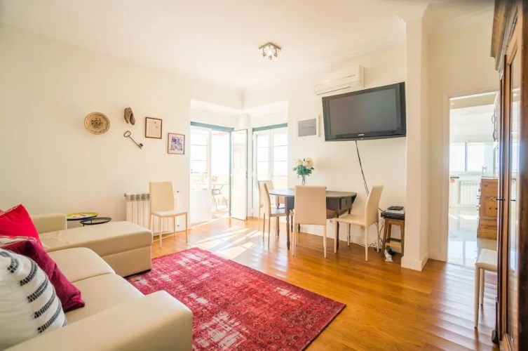 2 Bedrooms Apartment