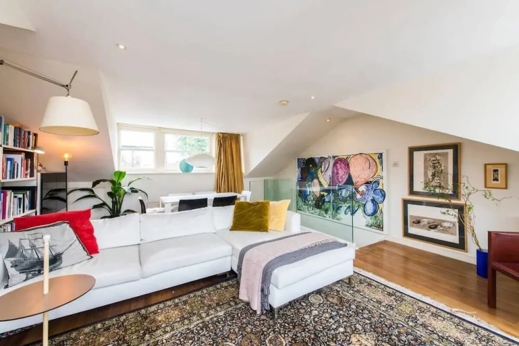 2 Bedrooms Apartment