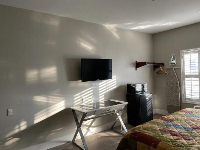 GuestHouse Pico Rivera Downey