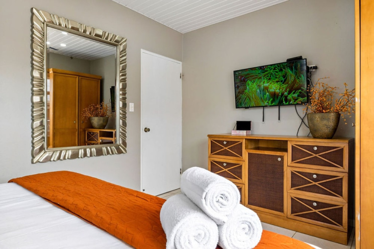 2br2ba Home w Private Pool Close 2 Beach BBQ