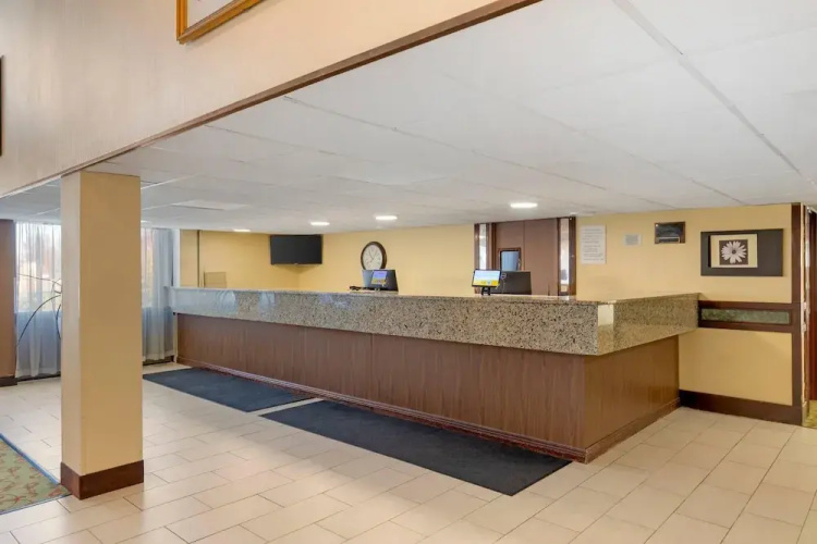 MainStay Suites Lansing West