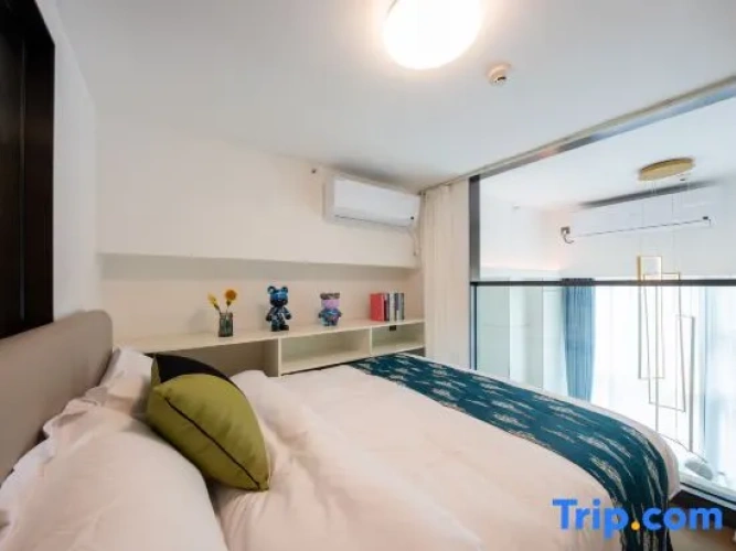 2 Bedrooms Luxury Suite with city view