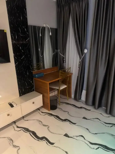 Apartment 5