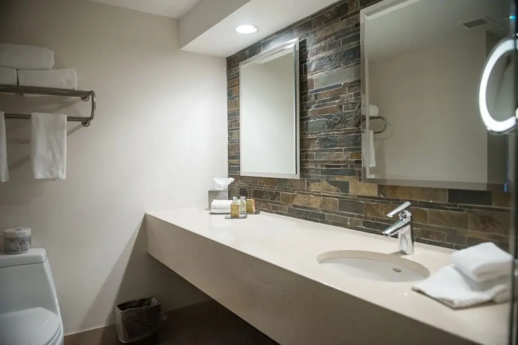 Quadruple Suite