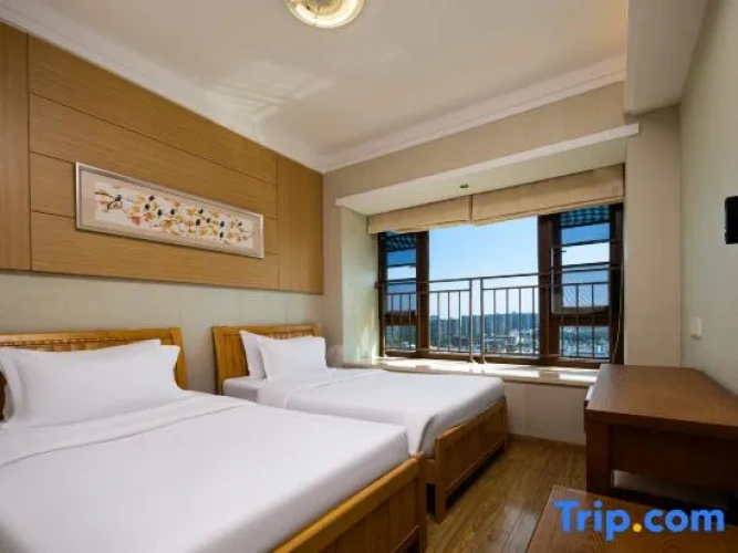 Twin Suite with garden view