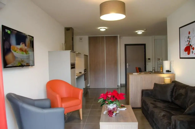 1 Bedroom Apartment