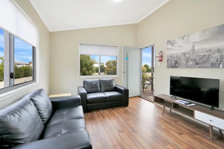 2 Bedrooms Villa